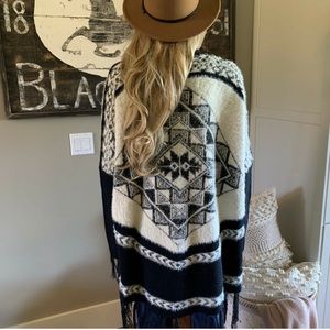 Gorgeous Like New Long thick cardigan w/ an Aztec design! Size Large Boho!